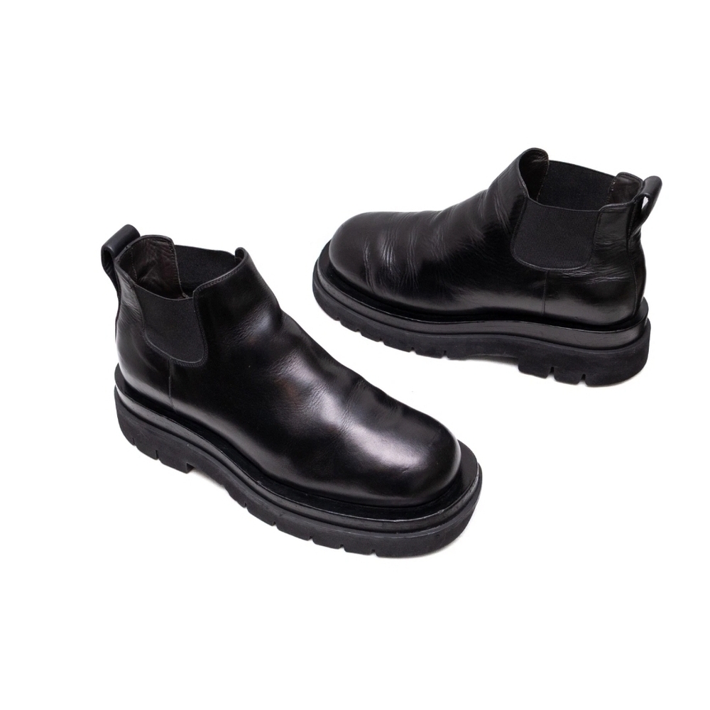 Bottega Veneta Black Leather Men's Ankle Boots